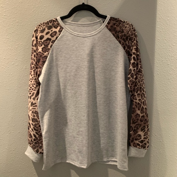 Leopard Raglan NWOT - Picture 3 of 5